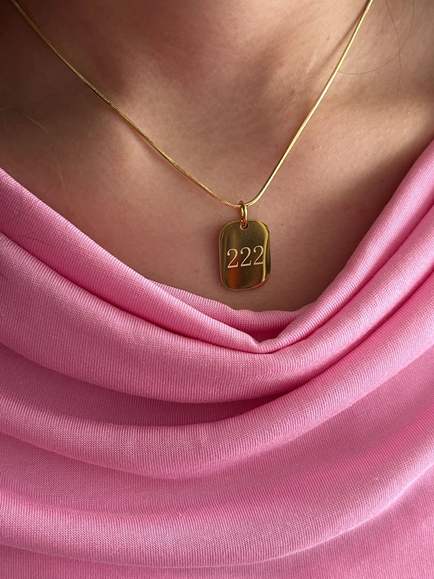 Golden Guidance: Vergoldete Kette mit der Engelszahl 222/ Gold Plated