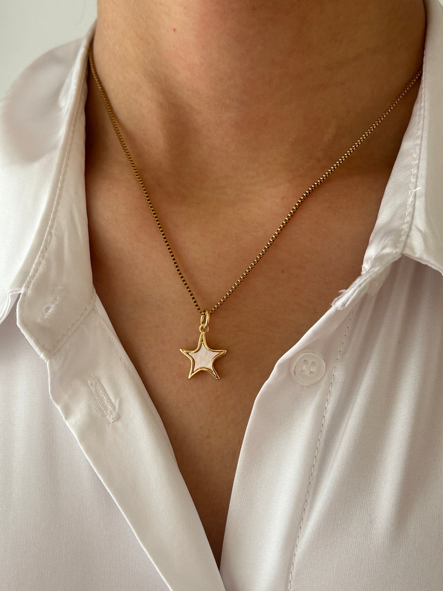 Edelstahl Halskette,, Helen“ mit 14 Karat vergoldetem Perlmutt-Stern