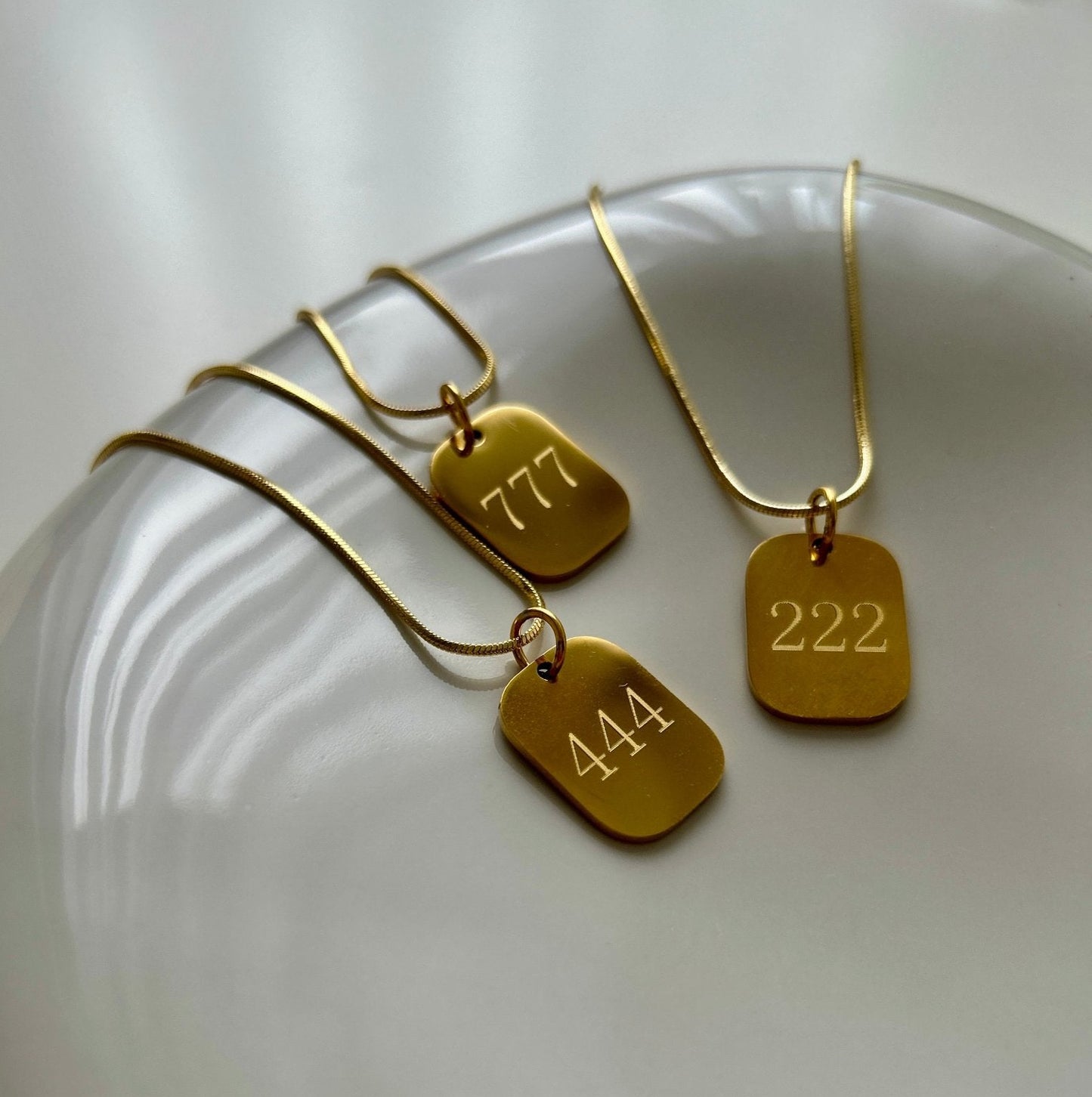 Golden Guidance: Vergoldete Kette mit der Engelszahl 777/ Gold Plated