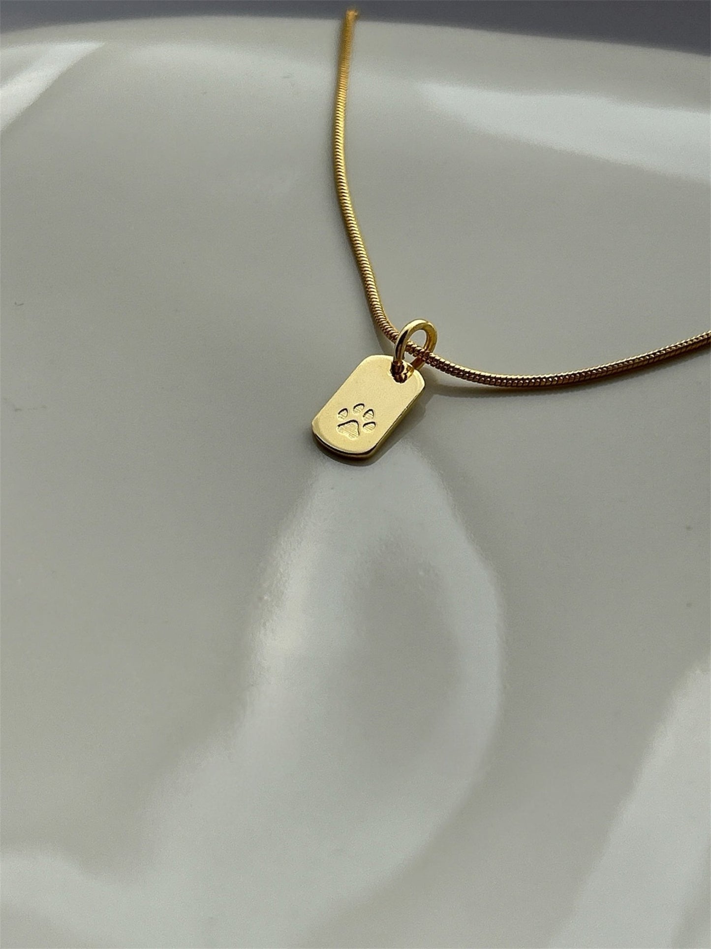 Dog Paw Power: Vergoldete Hundepfoten Kette/ Gold Plated