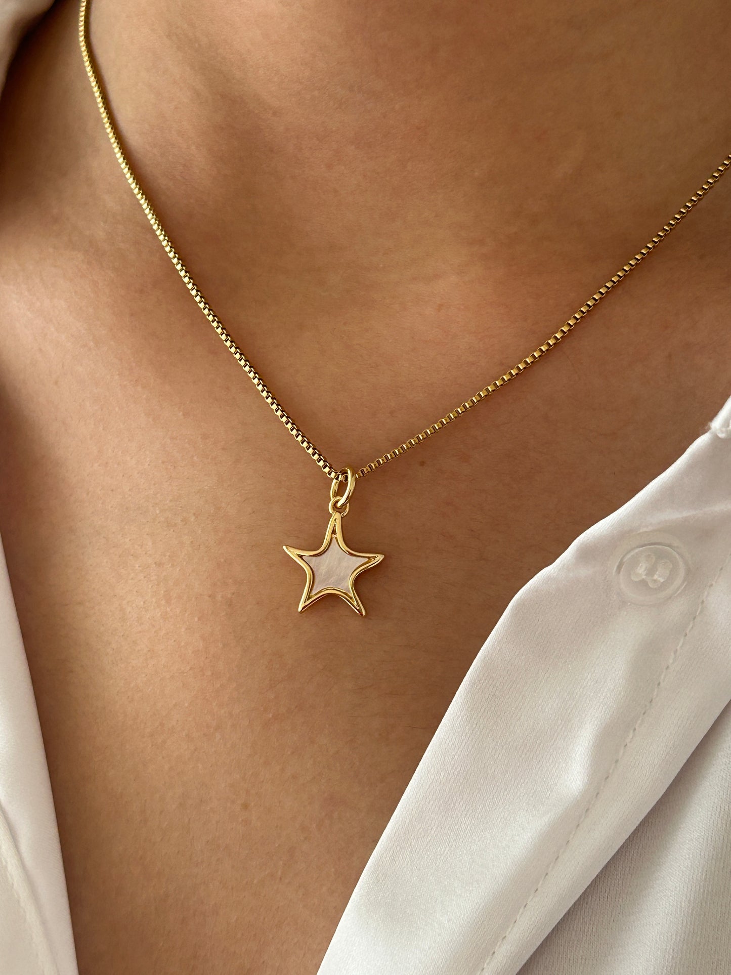Edelstahl Halskette,, Helen“ mit 14 Karat vergoldetem Perlmutt-Stern