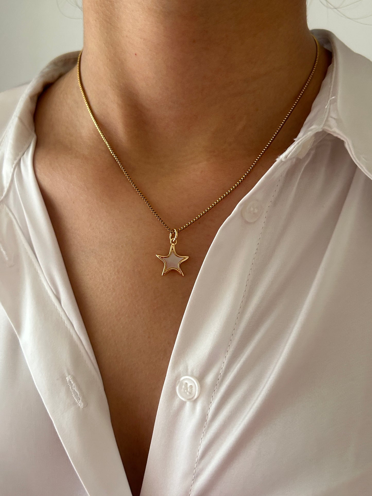 Edelstahl Halskette,, Helen“ mit 14 Karat vergoldetem Perlmutt-Stern
